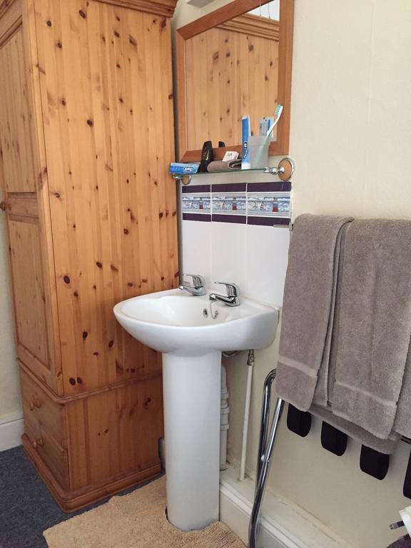 The Maples Bed and Breakfast Hythe  Rum bild