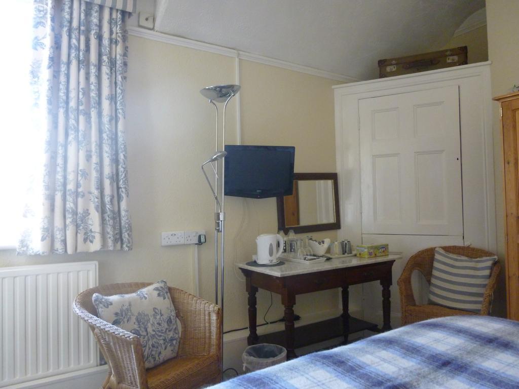 The Maples Bed and Breakfast Hythe  Exteriör bild