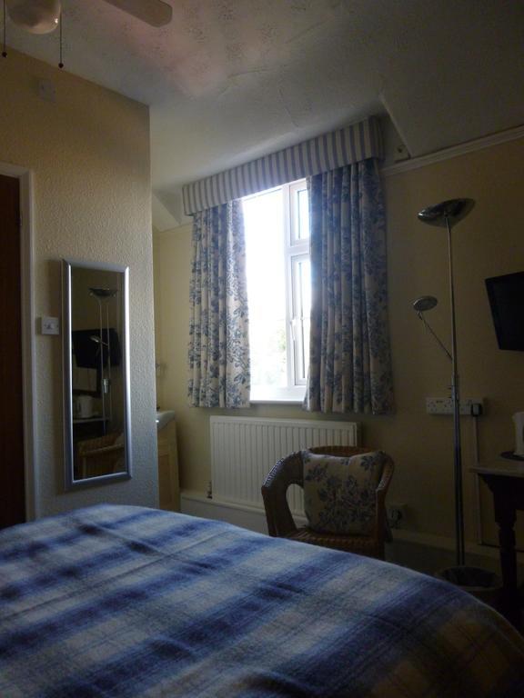 The Maples Bed and Breakfast Hythe  Exteriör bild