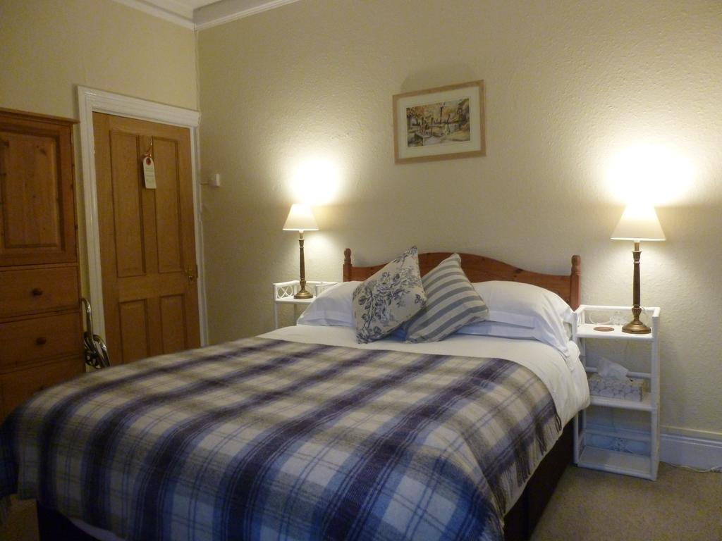 The Maples Bed and Breakfast Hythe  Rum bild