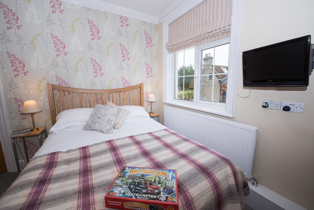 The Maples Bed and Breakfast Hythe  Exteriör bild