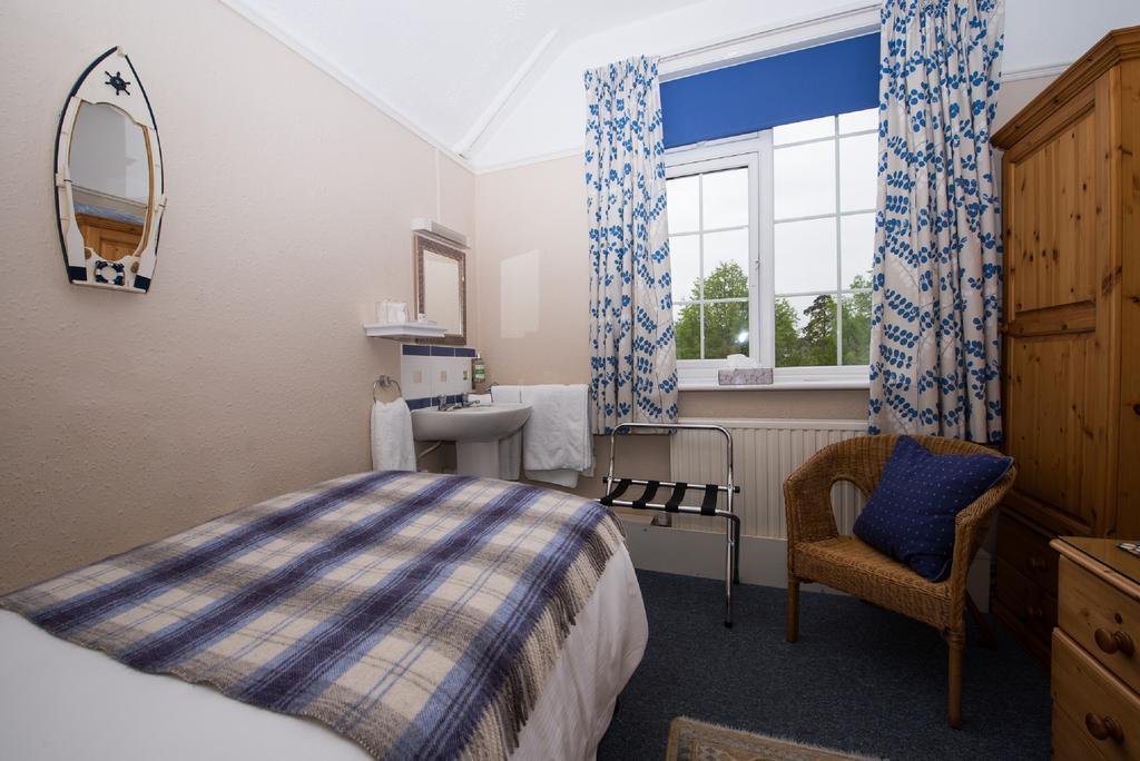 The Maples Bed and Breakfast Hythe  Exteriör bild