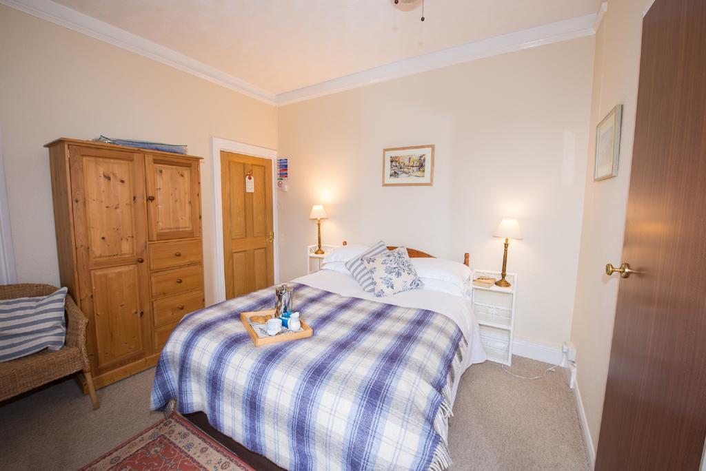 The Maples Bed and Breakfast Hythe  Exteriör bild
