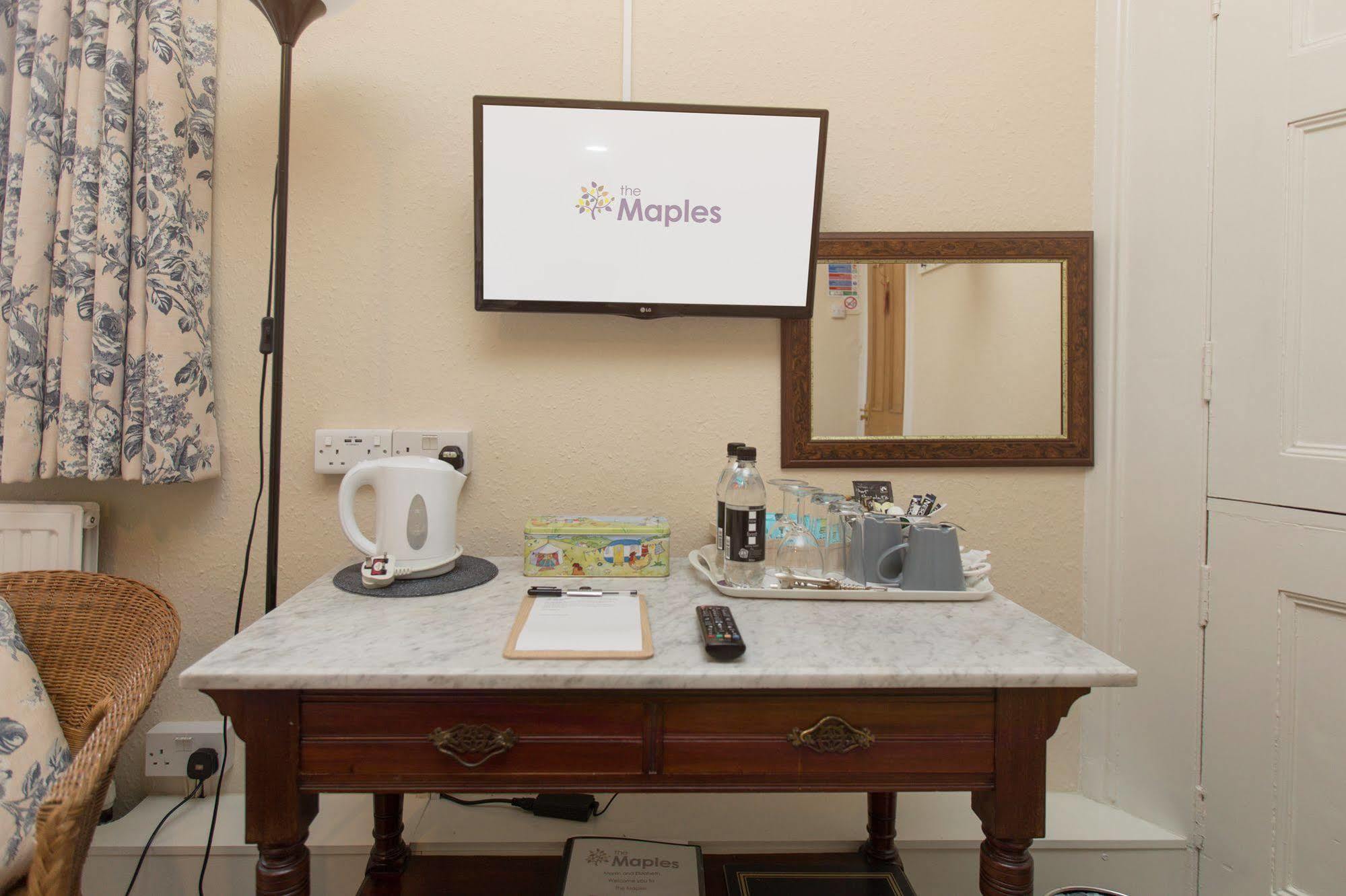 The Maples Bed and Breakfast Hythe  Exteriör bild