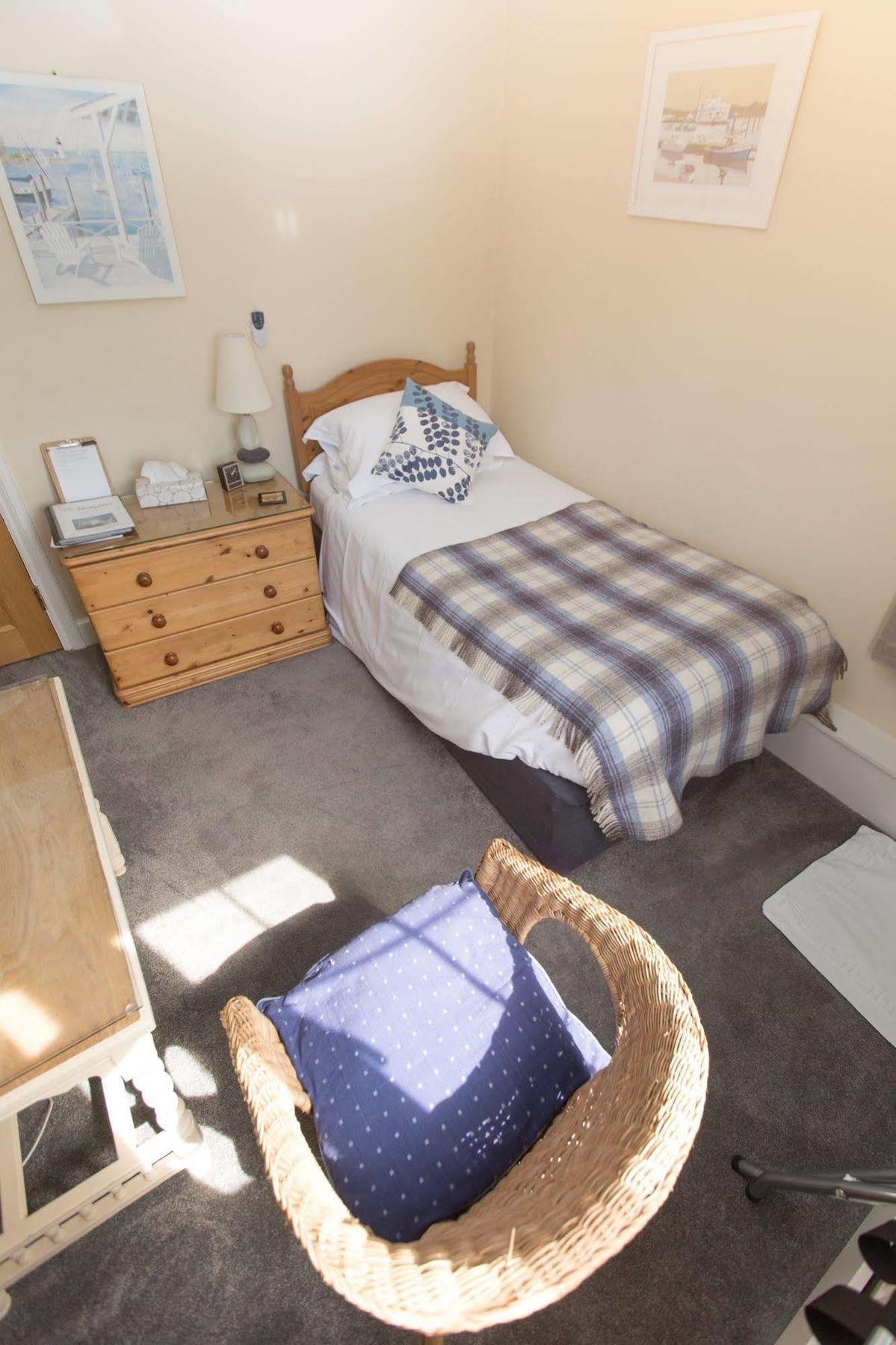 The Maples Bed and Breakfast Hythe  Exteriör bild