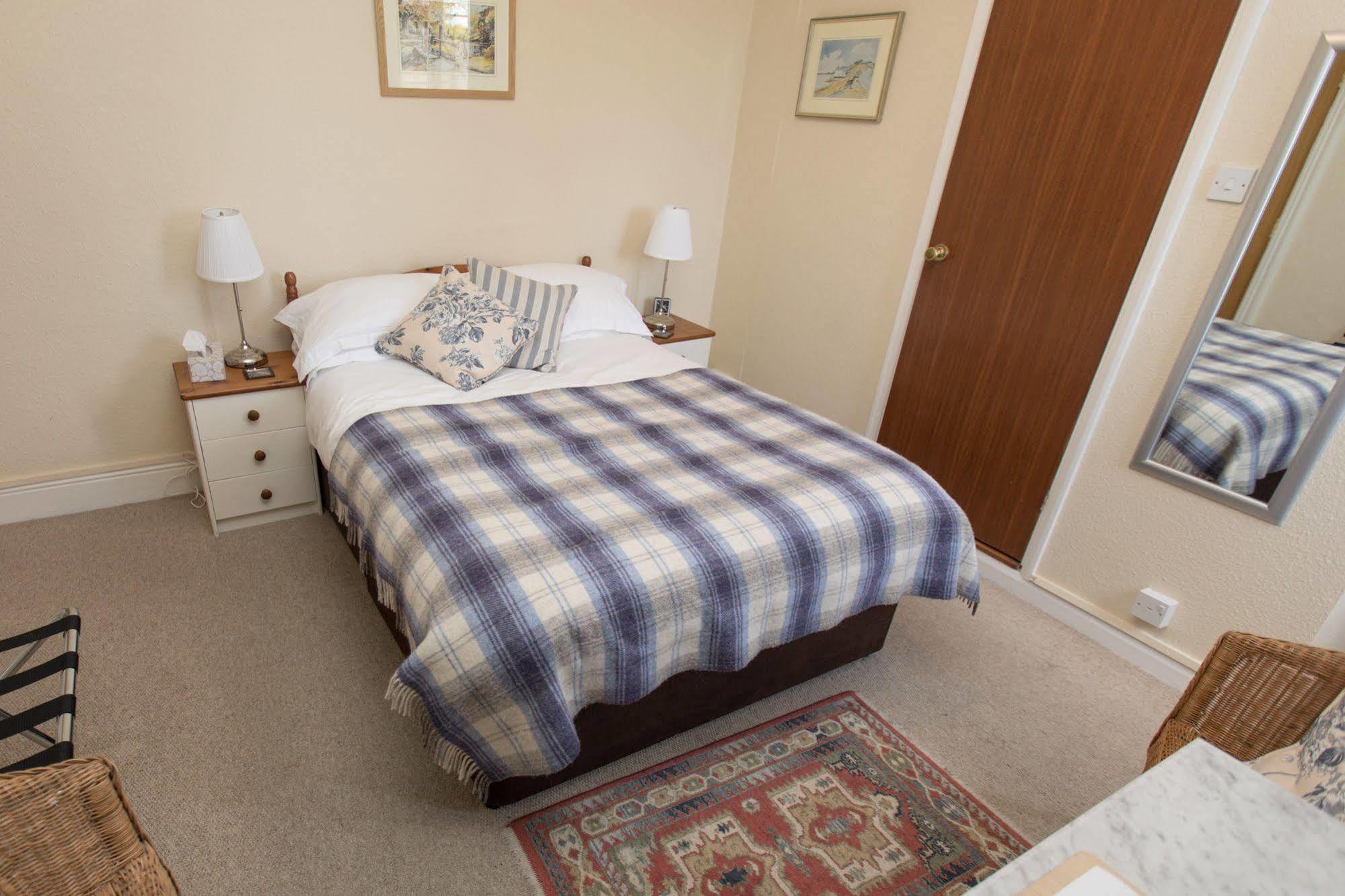 The Maples Bed and Breakfast Hythe  Exteriör bild