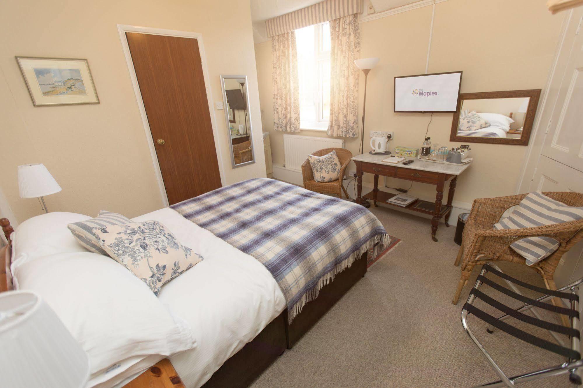 The Maples Bed and Breakfast Hythe  Exteriör bild